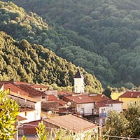 Veduta del borgo storico di Terradura dal terrazzo di Villa Albarosa
